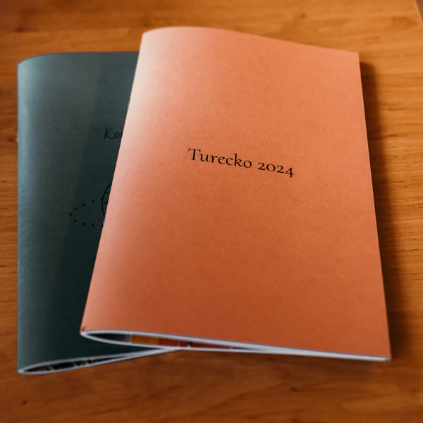 Fotosešit s barevnou obálkou