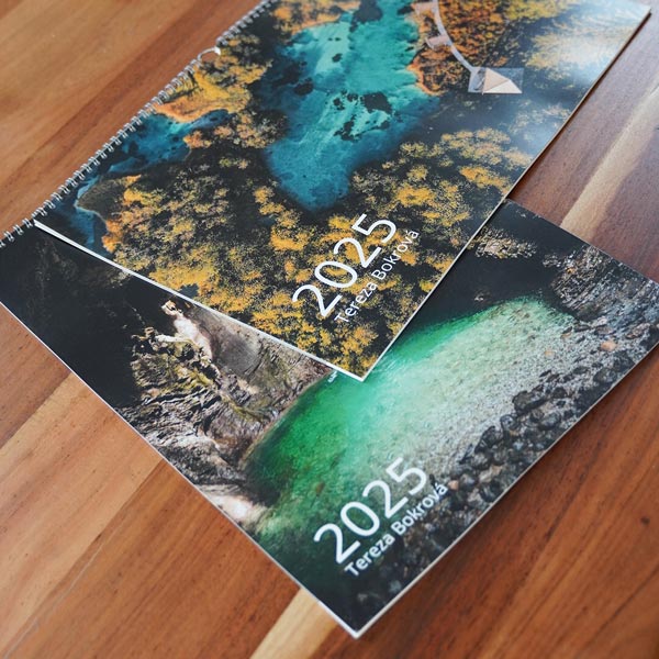 Měsíční nástěnný fotokalendář 2026