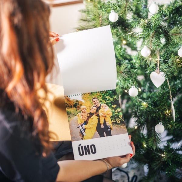 Měsíční nástěnný fotokalendář 2026