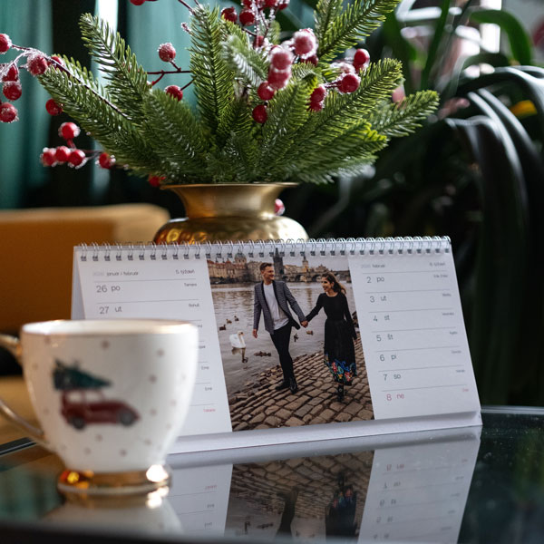 Stolní čtrnáctidenní fotokalendář 2026