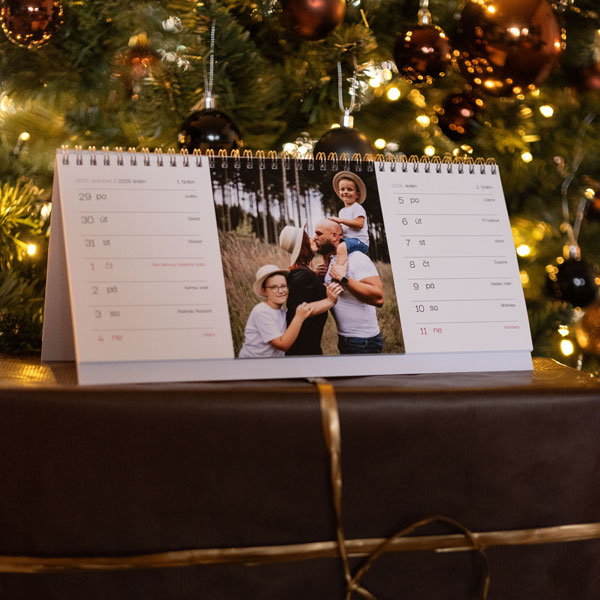 Stolní čtrnáctidenní fotokalendář 2026