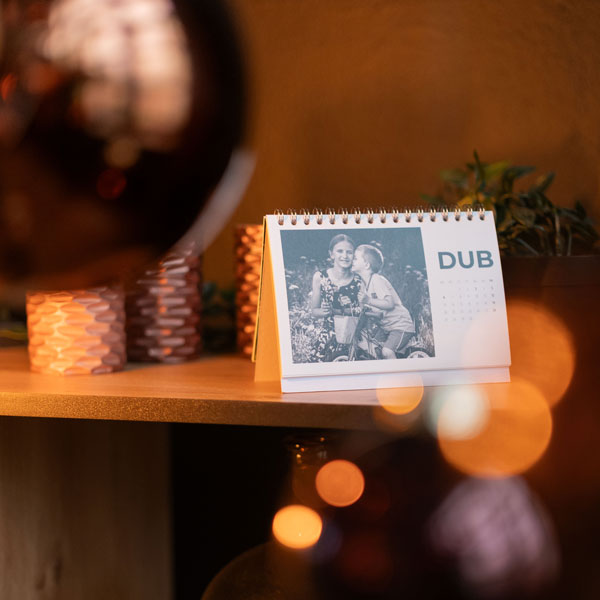 Stolní měsíční fotokalendář 2026