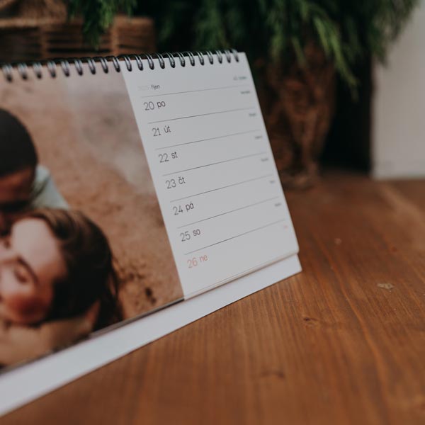 Stolní týdenní fotokalendář 2026