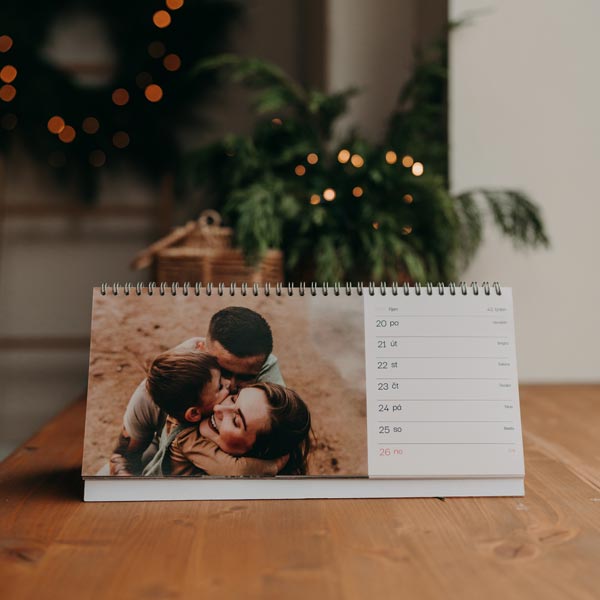 Stolní týdenní fotokalendář 2026